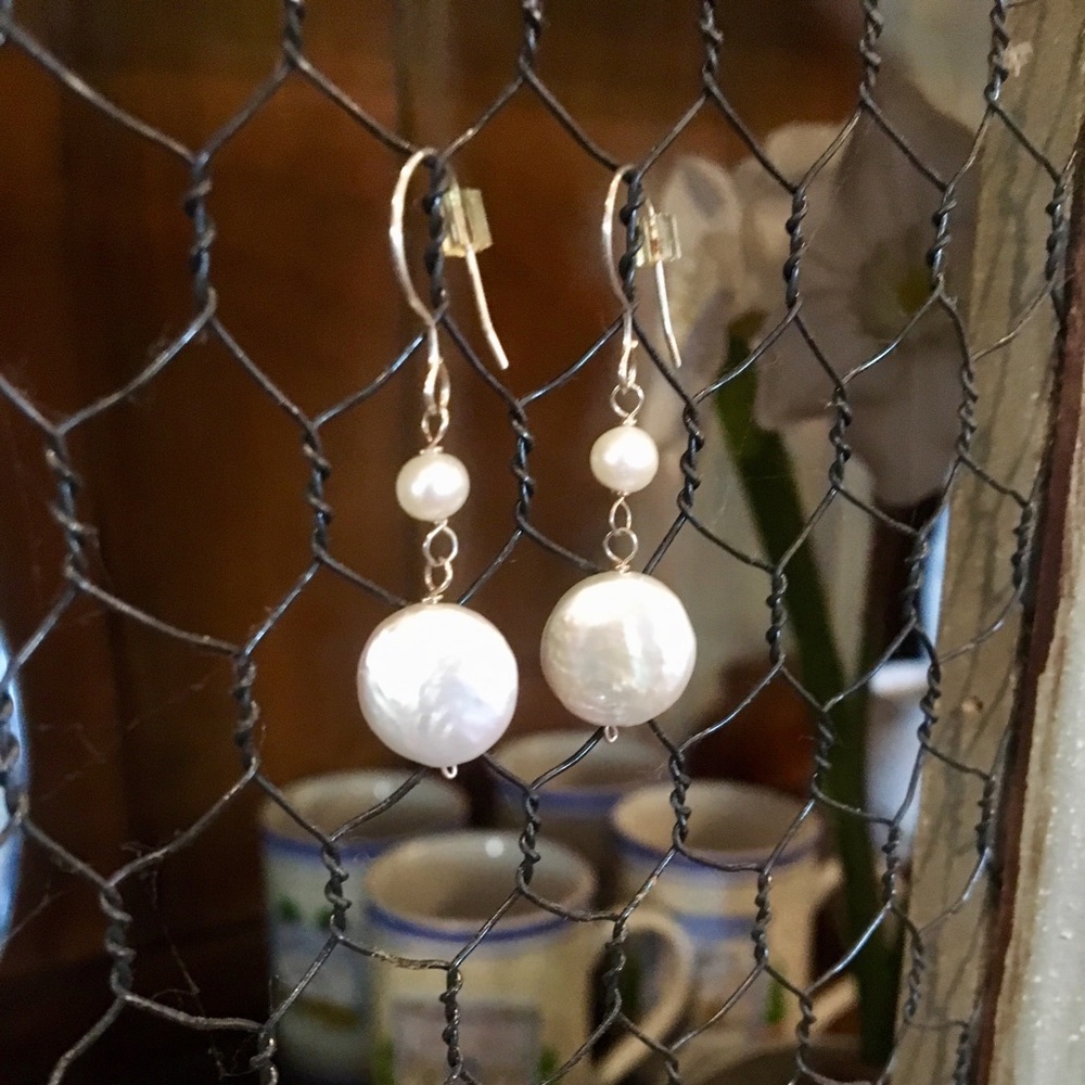 Pearl drop earrings
